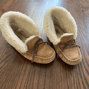 UGG Alena Shearling Slippers in Chestnut Size 8